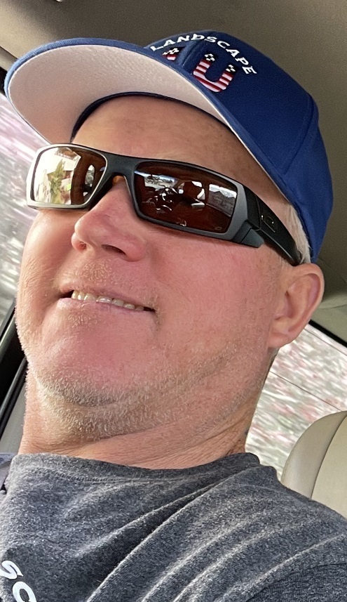 Picture of Daren Barry, Owner, Estimater, and Foreman Running the Crews at Landscape 4U Inc